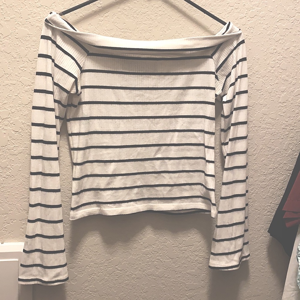 Cute small long sleeve top
